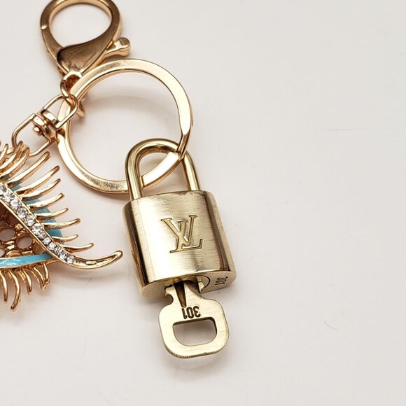 Authentic Louis Vuitton Lock & Key with unbranded Bagcharm, Keycharm, Keychain - Picture 6 of 8